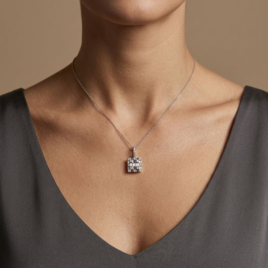 18K 0.37cttw Baguette & Round VS White Diamonds Pendant