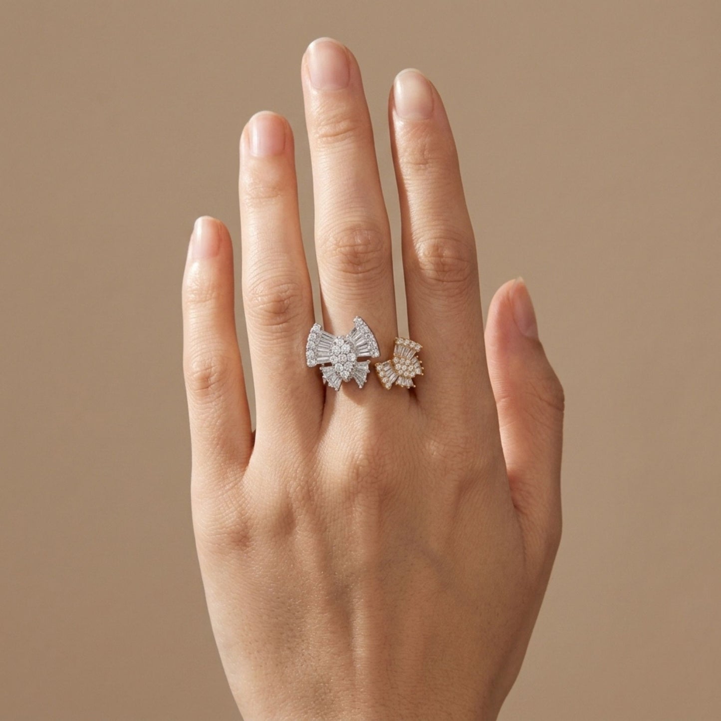 18K 1.43cttw Baguette & Round White Diamonds Ring