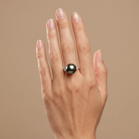 Platinum 12.7mm Tahitian Black Pearl 0.28cttw White Diamonds Ring
