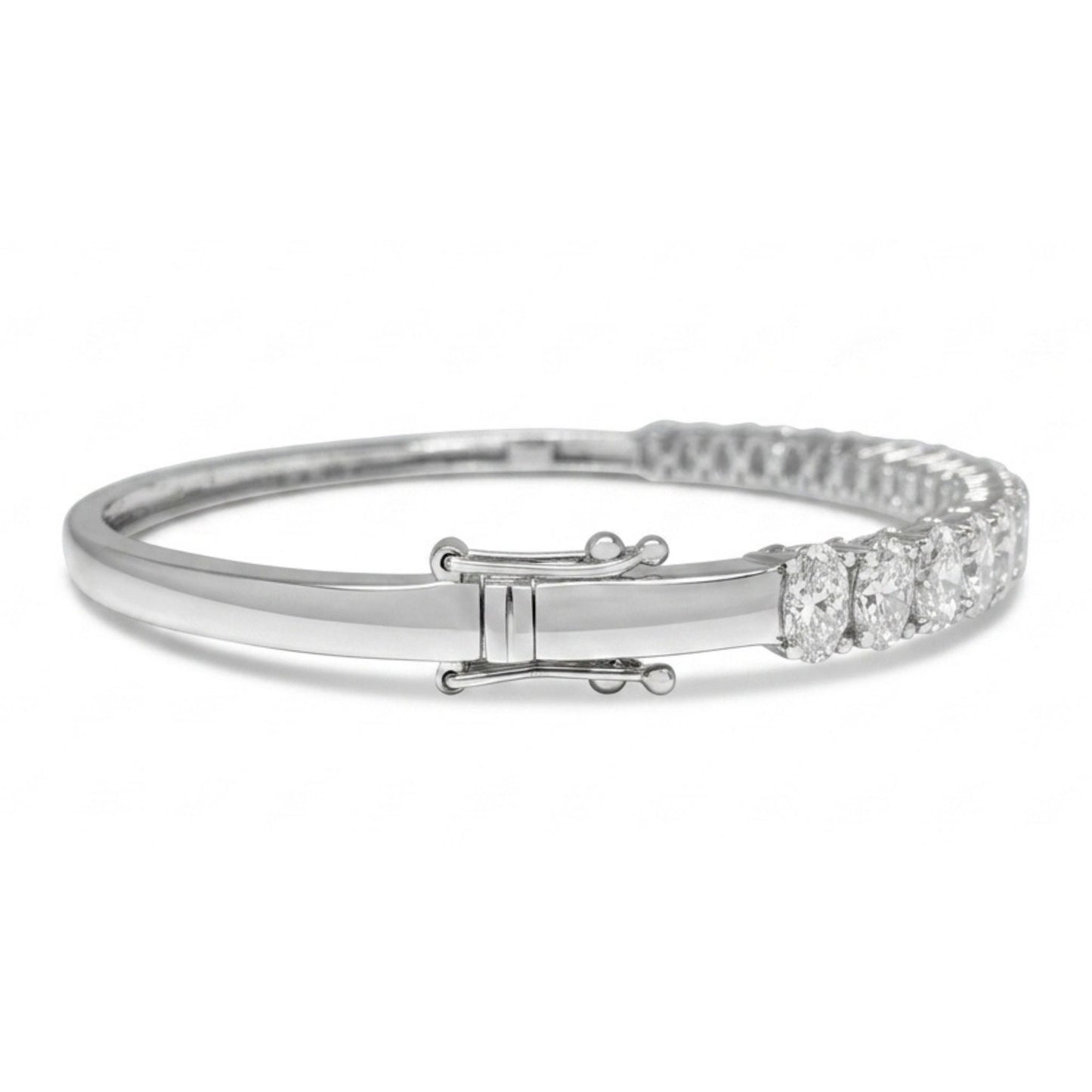 14K 6.00cttw Oval VS White Diamond Bangle