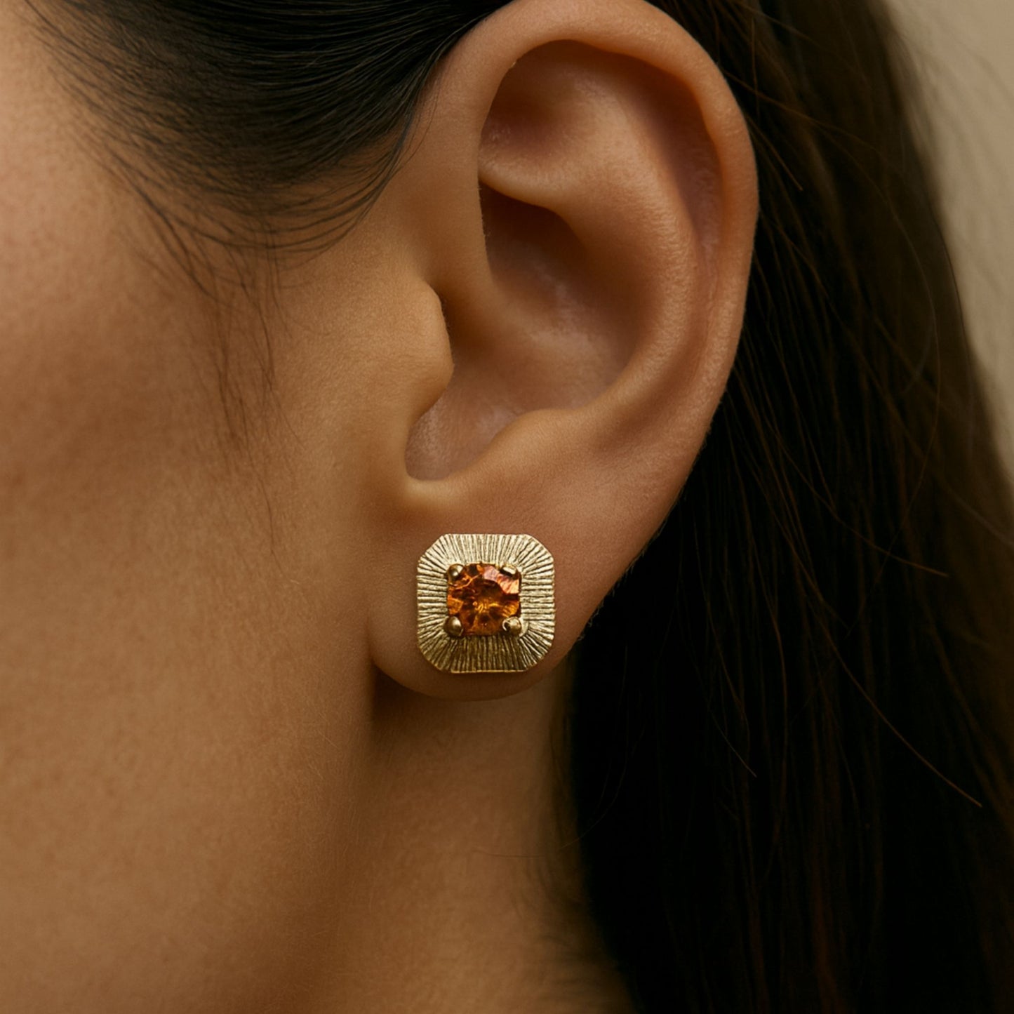 14K 1.38cttw Round Mandarin Garnet Stud Earrings