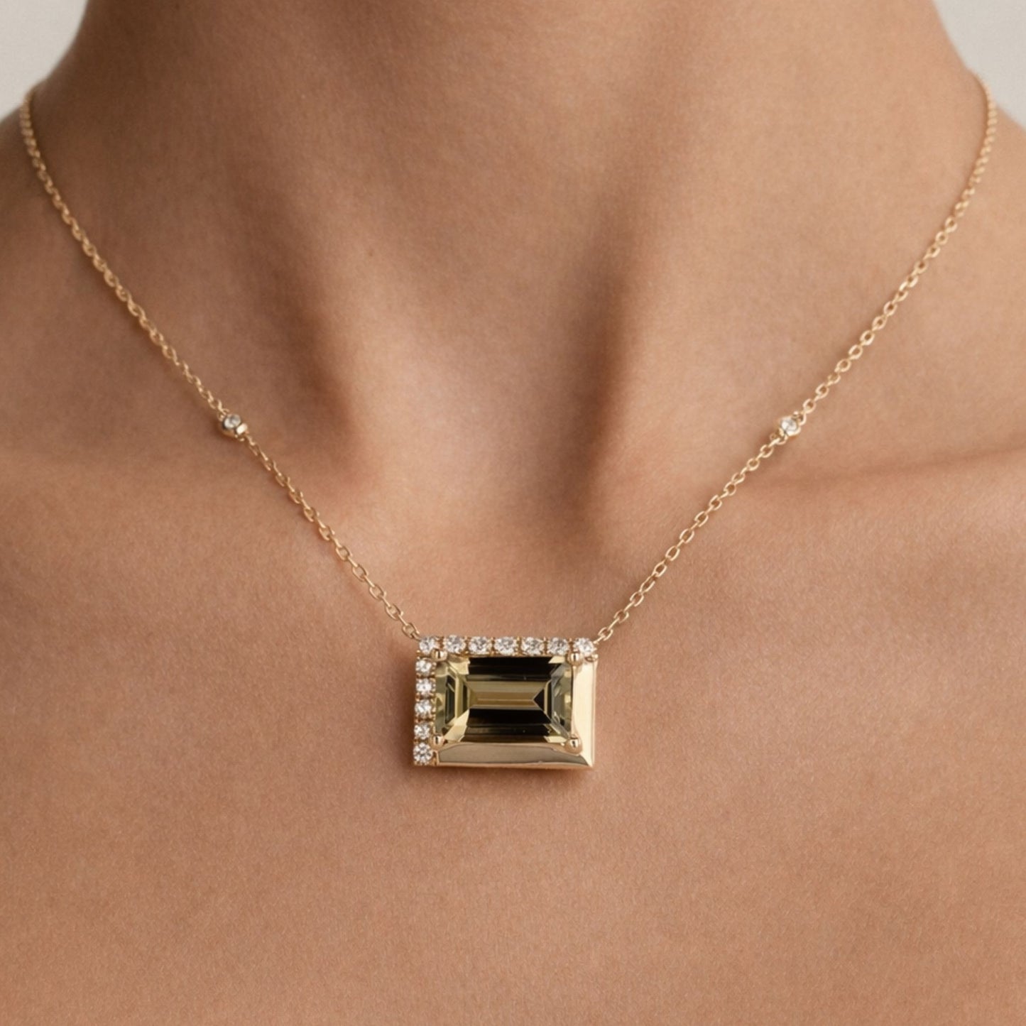 14K 4.27ct Baguette Color Change Diaspore 0.37cttw VS White Diamonds Necklace