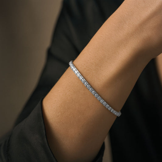 14K 3.64cttw Round VS White Diamonds Bangle