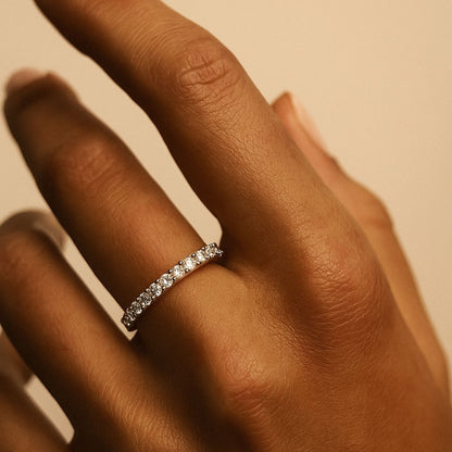 Classic VS White Diamond Band Ring