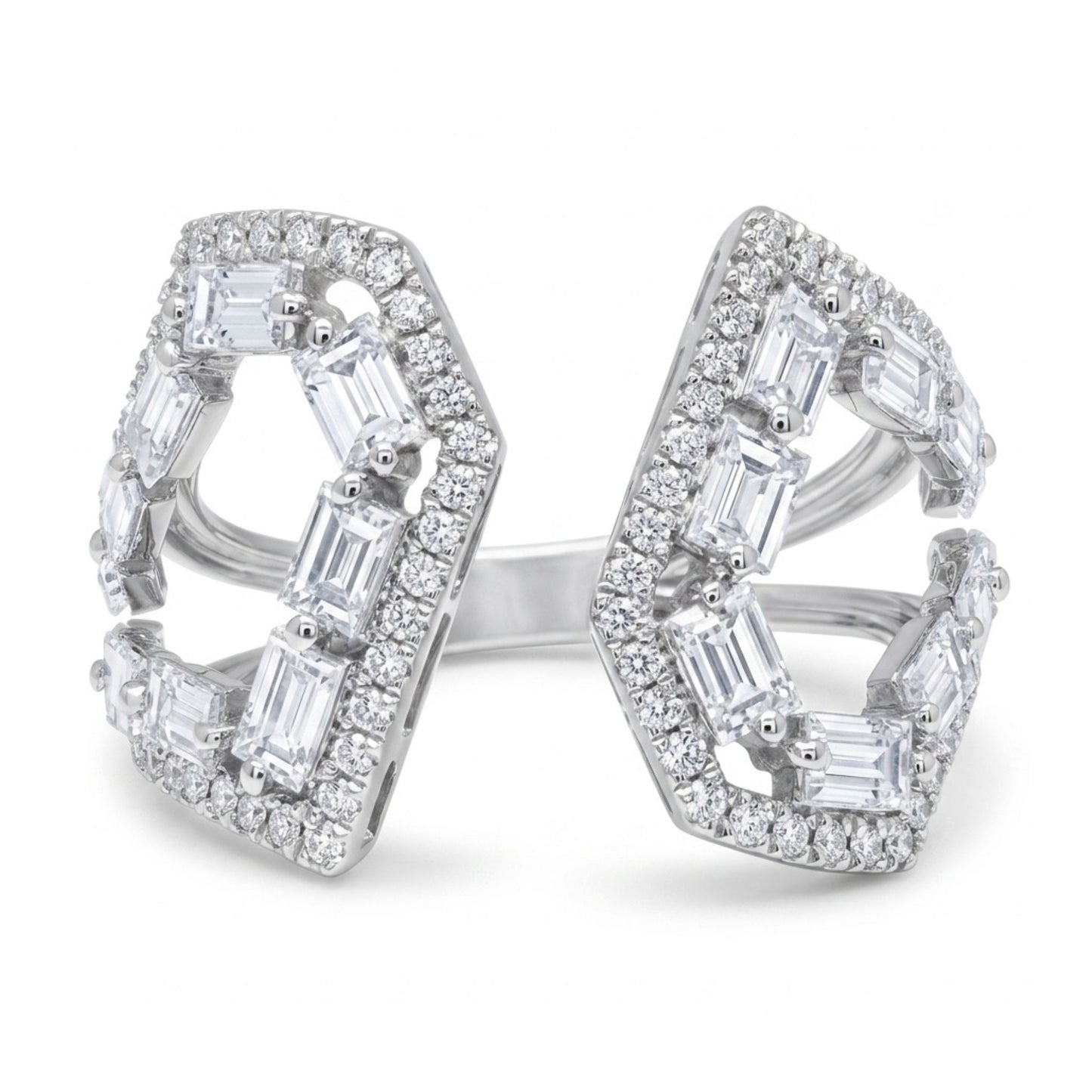 18K 1.38cttw Baguette & Round White Diamonds Ring