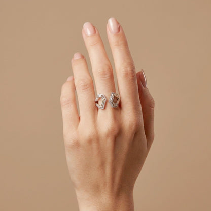 18K 1.38cttw Baguette & Round White Diamonds Ring