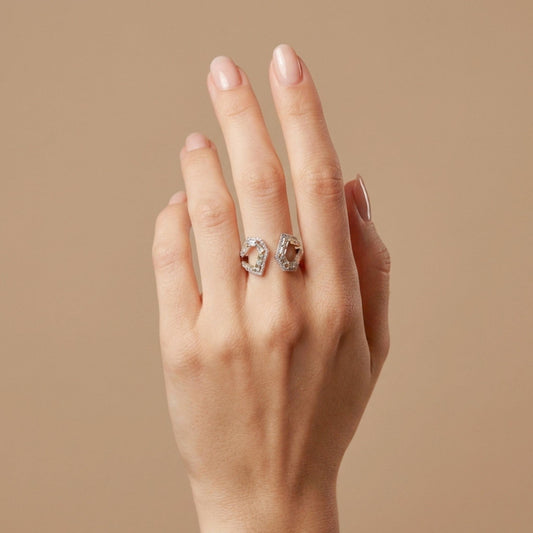 18K 1.38cttw Baguette & Round White Diamonds Ring