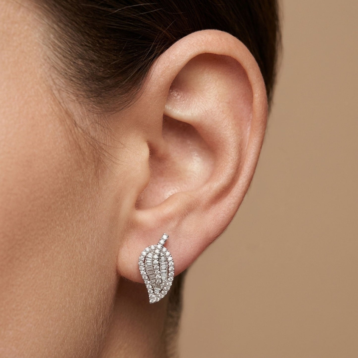 18K 0.84cttw Baguette & Round White Diamonds Stud Earrings