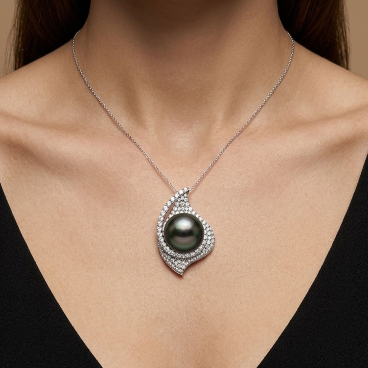 18K 15.5mm Tahitian Black Pearl 3.18cttw White Diamonds Pendant