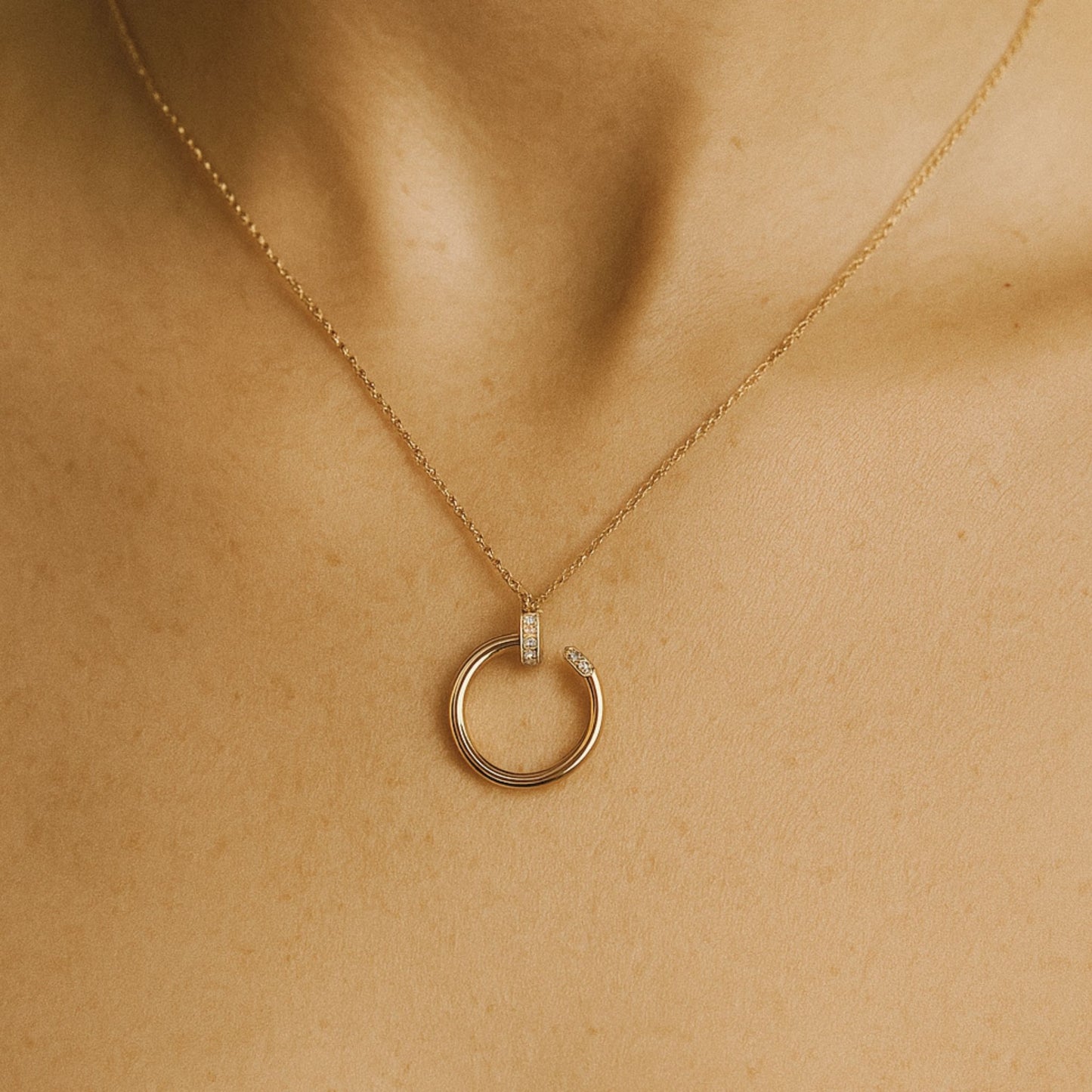 14K 0.14cttw VS White Diamond Nail Necklace