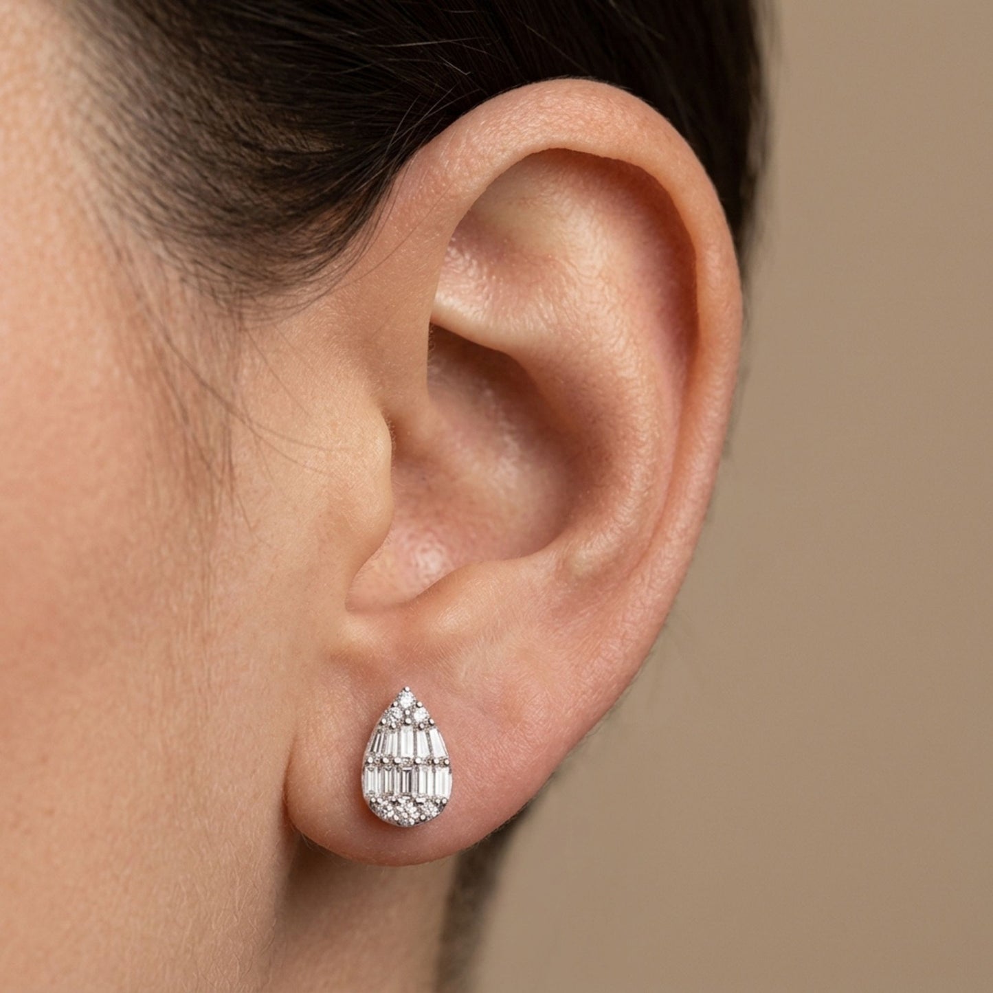 18K 0.80cttw Baguette & Round White Diamonds Stud Earrings