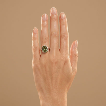 18K 5.01ct Oval Green Paraiba 0.43cttw VS White Diamonds Ring