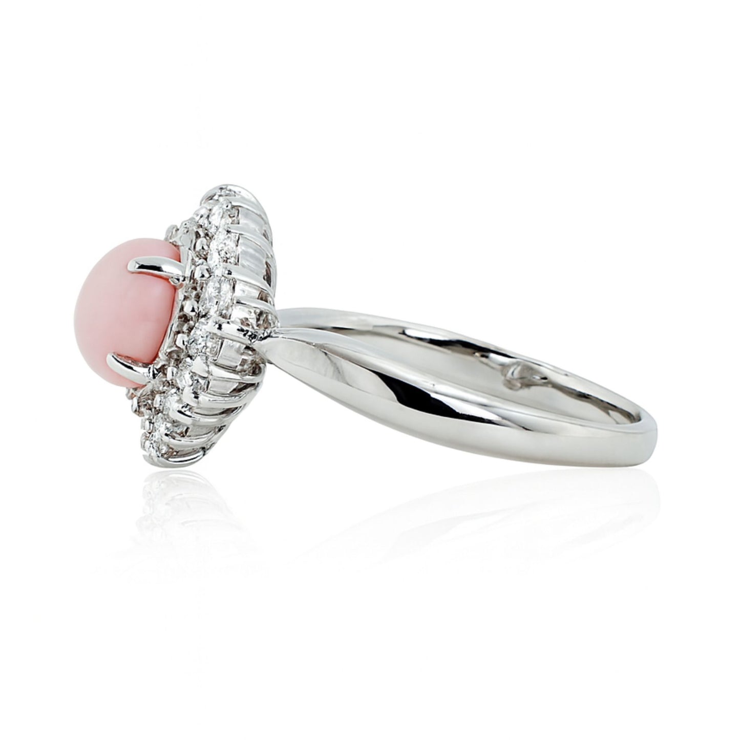 Platinum 2.12ct Oval Conch Pearl 0.88cttw White Diamonds Ring