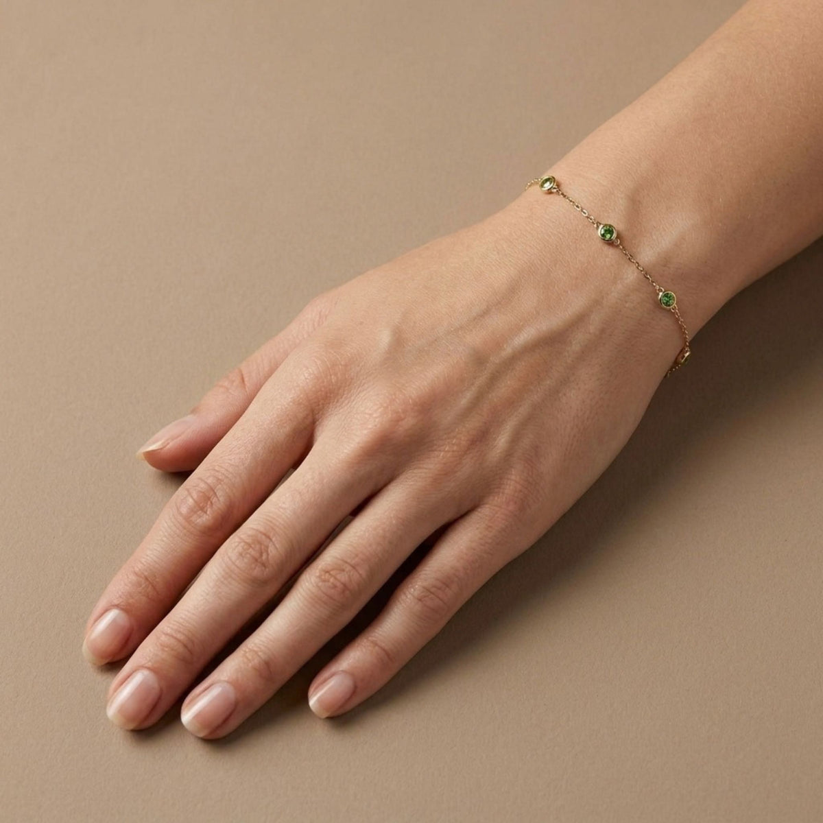14K 0.38cttw Round Russian Demantoid Station Bracelet