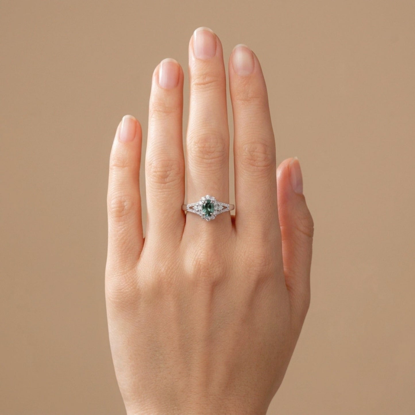14K 0.40ct Oval Alexandrite 0.50cttw VS White Diamonds Ring