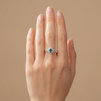 14K 0.40ct Oval Alexandrite 0.50cttw VS White Diamonds Ring
