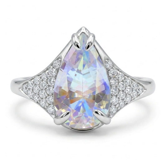 14K 1.95ct Pear Shape Moonstone 0.16cttw VS White Diamonds Ring