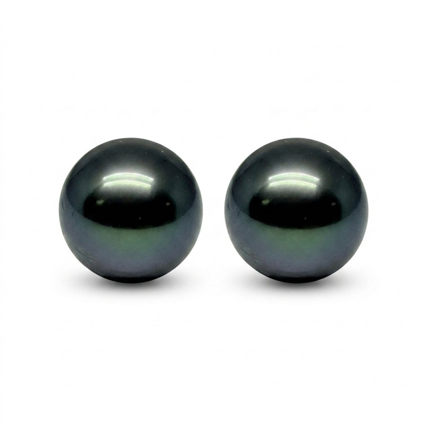 18K 9mm Tahitian Black Pearl Stud Earrings