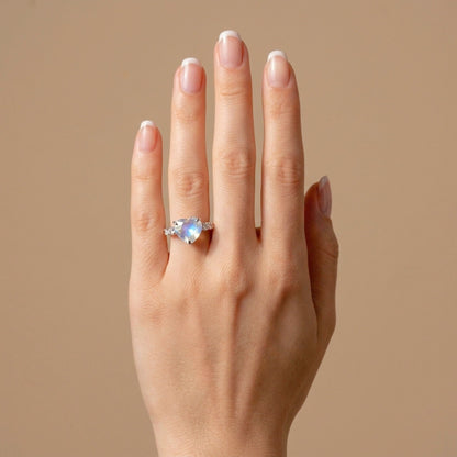 14K 7.79ct Heart Shape Moonstone 0.96cttw VS White Diamonds Ring