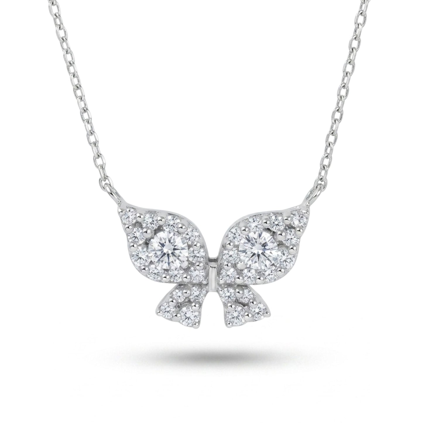 18K 0.55cttw Round White Diamond Butterfly Necklace