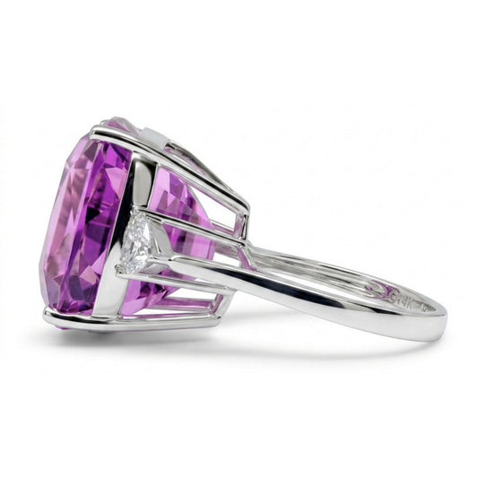14K 27.23ct Pear Shape Kunzite 0.62cttw Trilliant VS White Diamonds Ring