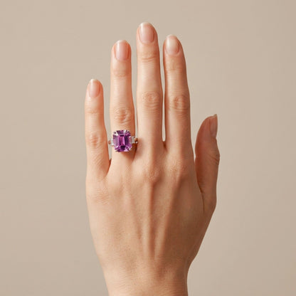 14K 13.57ct Emerald Cut Kunzite 0.18cttw Baguette VS White Diamond Ring