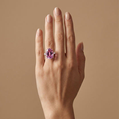 14K 16.69ct Oval Kunzite 0.28cttw Pear Shape VS White Diamond Ring