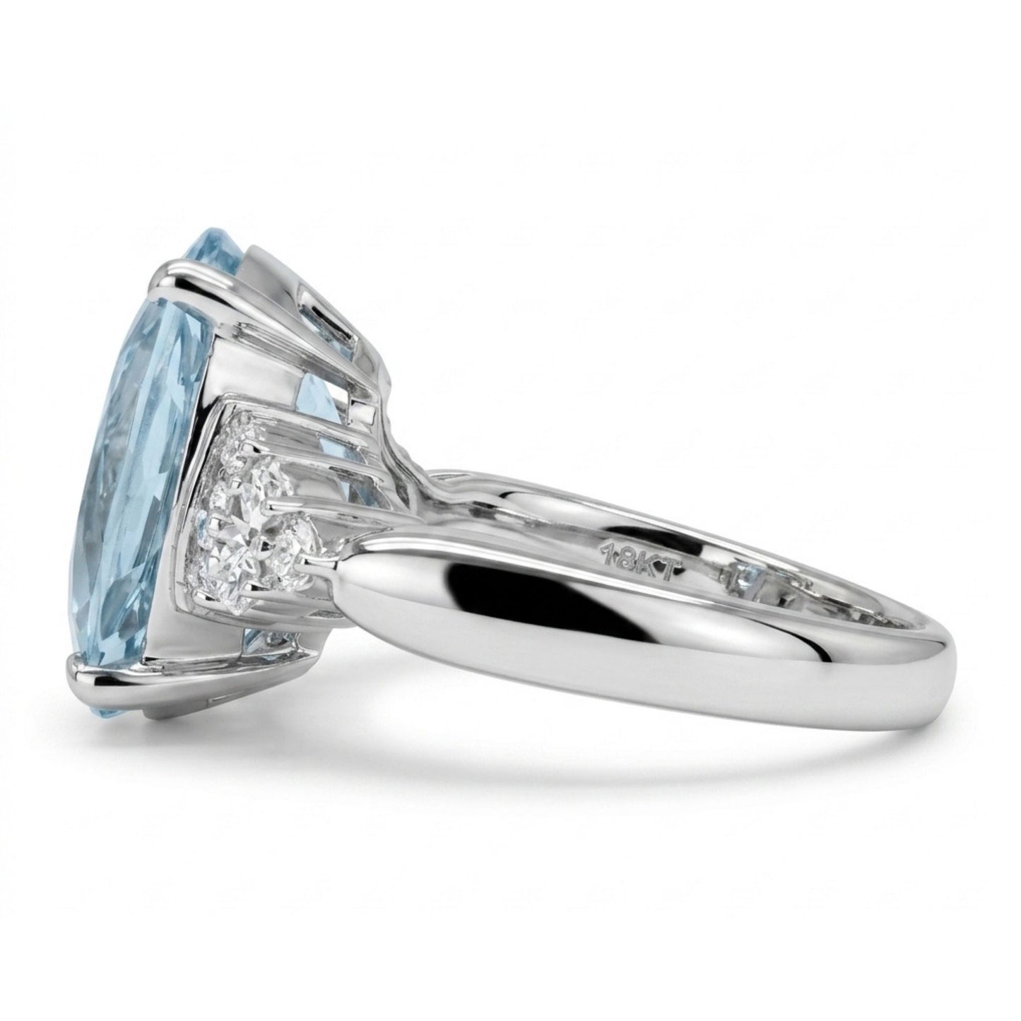 Platinum 5.59ct Oval Santa Maria Aquamarine 0.27cttw White Diamonds Ring