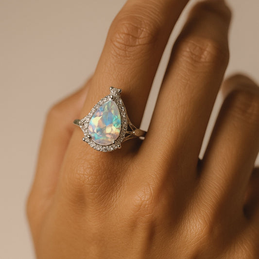 14K 3.35ct Pear Shape Moonstone 0.20cttw White Diamonds Ring